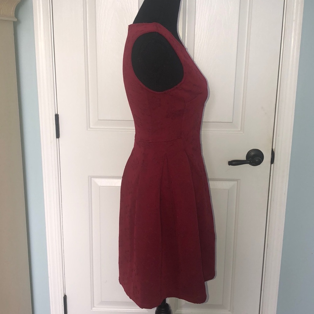 Merlot flower dress - Picture 3 of 5